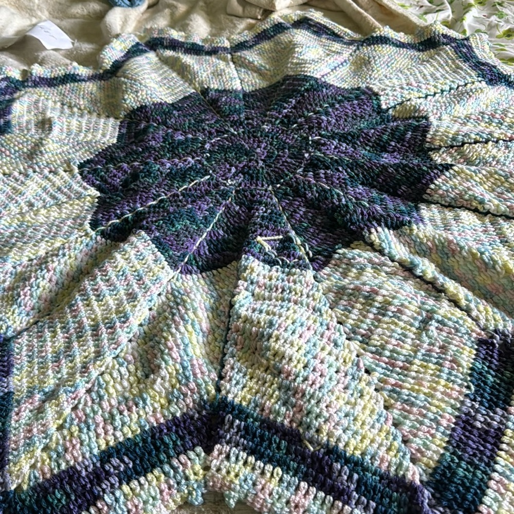 HAND CROCHET 11 POINT CORNER STAR